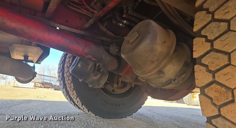 image for item ET5381 1986 Pierce pumper fire truck