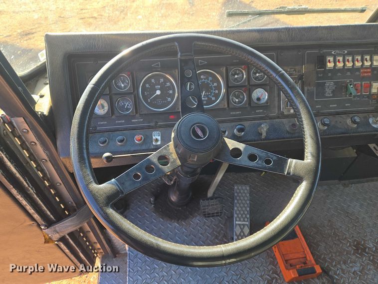 image for item ET5381 1986 Pierce pumper fire truck