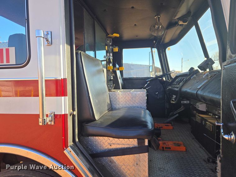 image for item ET5381 1986 Pierce pumper fire truck