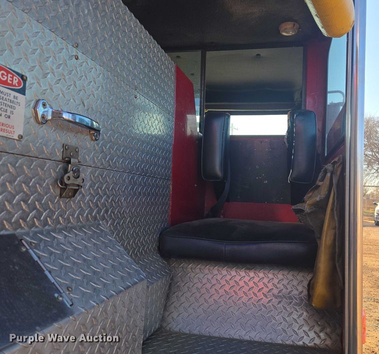 image for item ET5381 1986 Pierce pumper fire truck