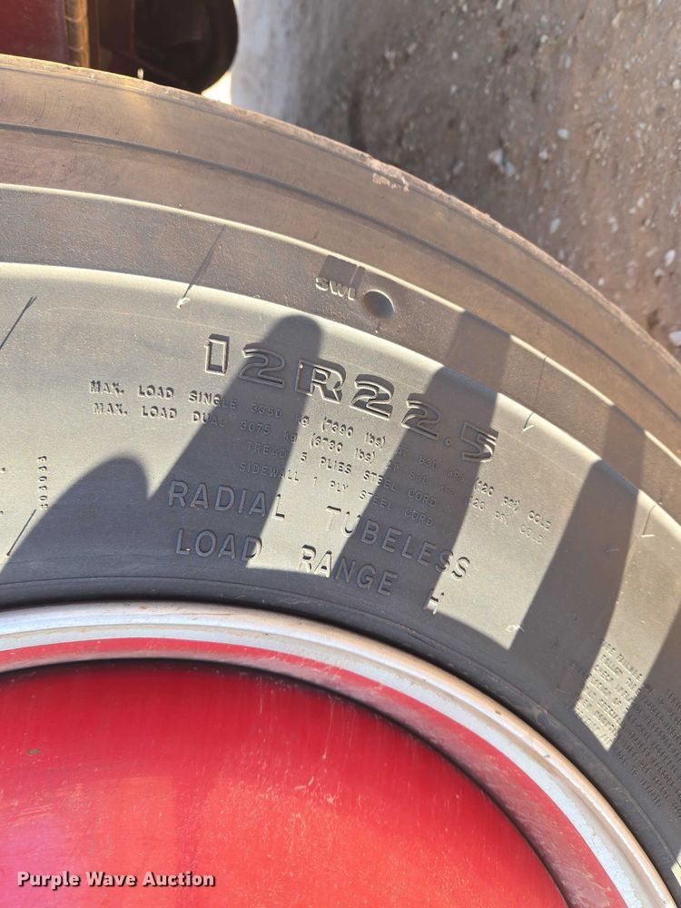 image for item ET5381 1986 Pierce pumper fire truck