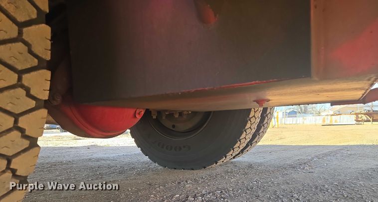 image for item ET5381 1986 Pierce pumper fire truck