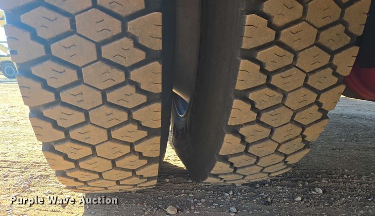 image for item ET5381 1986 Pierce pumper fire truck