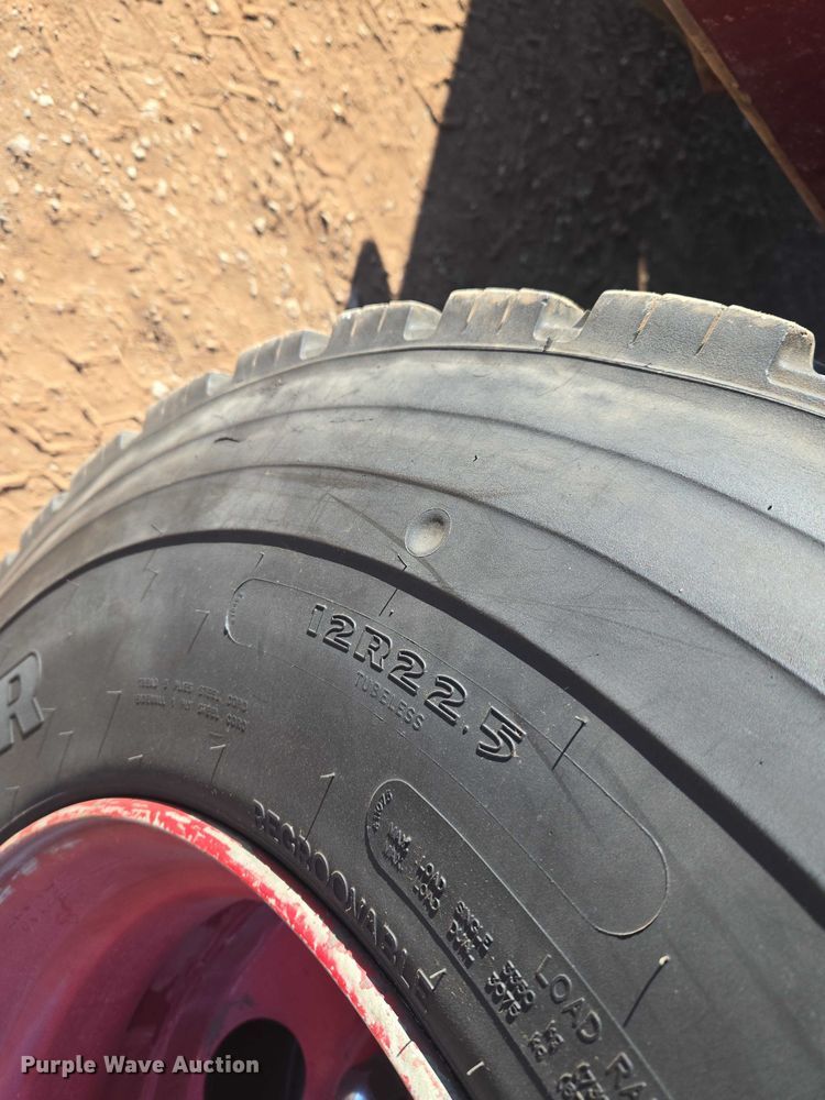 image for item ET5381 1986 Pierce pumper fire truck