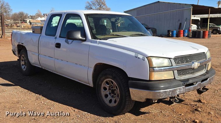 image for item ET5382 2005 Chevrolet Silverado 1500 Ext. Cab pickup truck