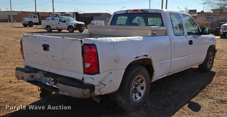 image for item ET5382 2005 Chevrolet Silverado 1500 Ext. Cab pickup truck
