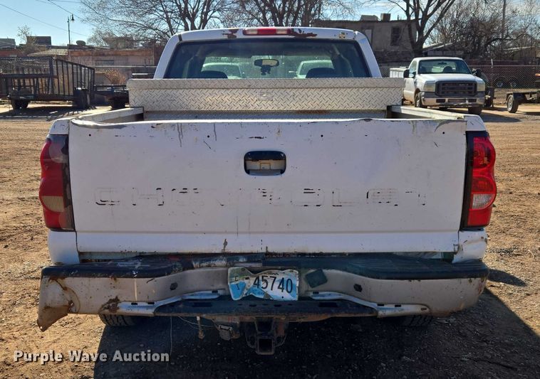 image for item ET5382 2005 Chevrolet Silverado 1500 Ext. Cab pickup truck