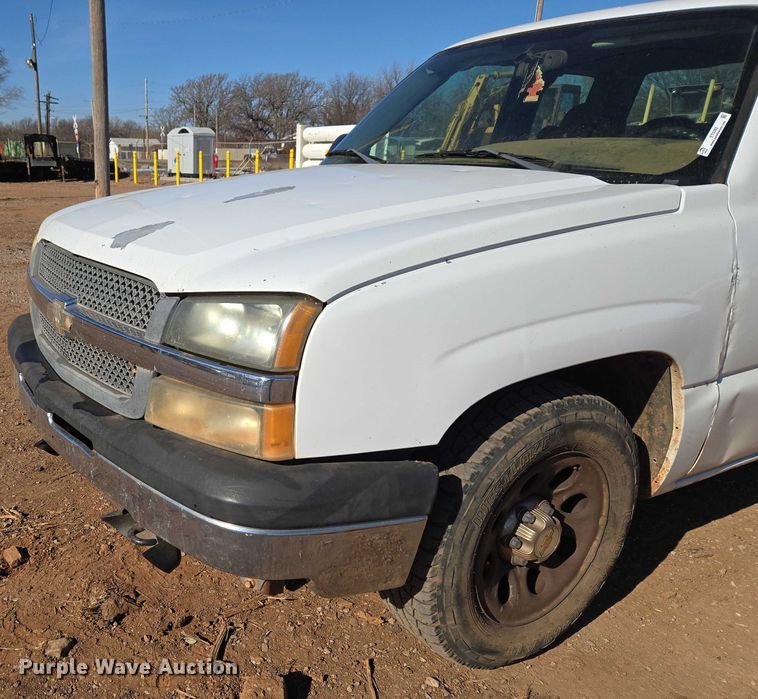 image for item ET5382 2005 Chevrolet Silverado 1500 Ext. Cab pickup truck