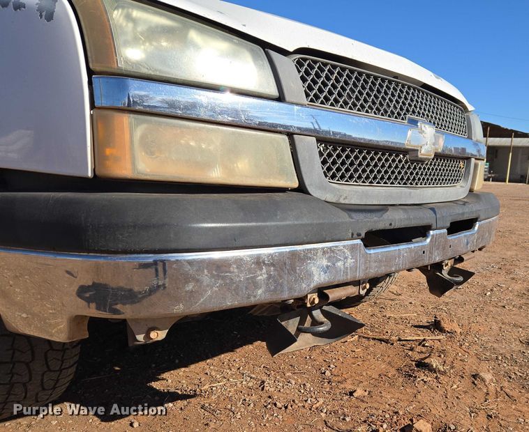 image for item ET5382 2005 Chevrolet Silverado 1500 Ext. Cab pickup truck