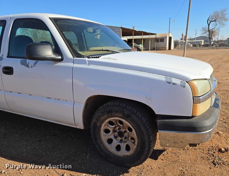 image for item ET5382 2005 Chevrolet Silverado 1500 Ext. Cab pickup truck