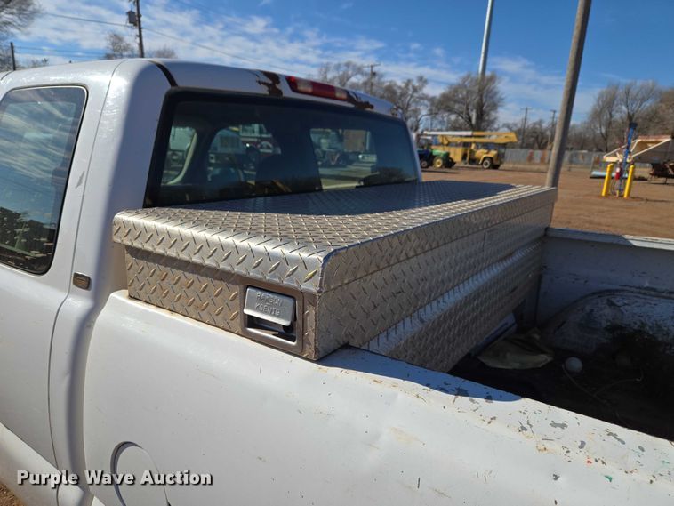 image for item ET5382 2005 Chevrolet Silverado 1500 Ext. Cab pickup truck