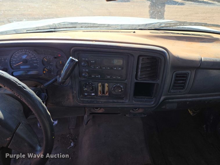 image for item ET5382 2005 Chevrolet Silverado 1500 Ext. Cab pickup truck