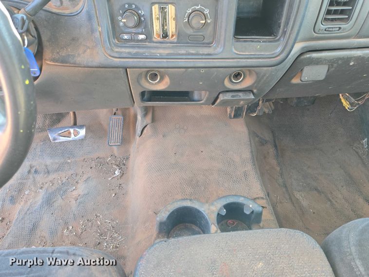 image for item ET5382 2005 Chevrolet Silverado 1500 Ext. Cab pickup truck