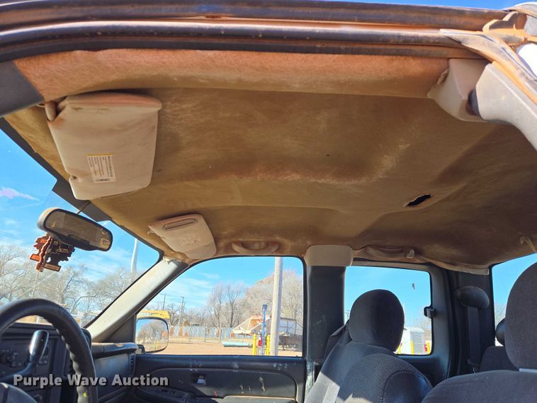 image for item ET5382 2005 Chevrolet Silverado 1500 Ext. Cab pickup truck