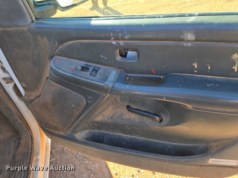 image for item ET5382 2005 Chevrolet Silverado 1500 Ext. Cab pickup truck