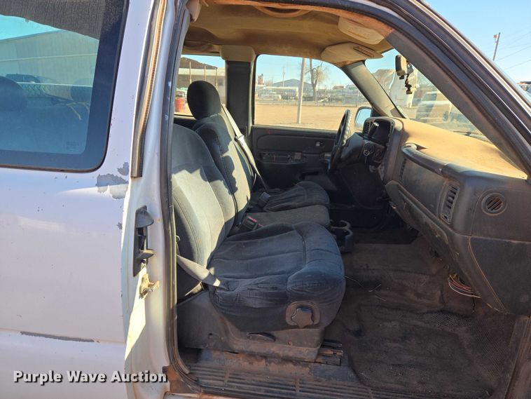 image for item ET5382 2005 Chevrolet Silverado 1500 Ext. Cab pickup truck