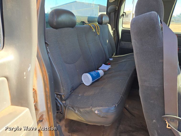 image for item ET5382 2005 Chevrolet Silverado 1500 Ext. Cab pickup truck