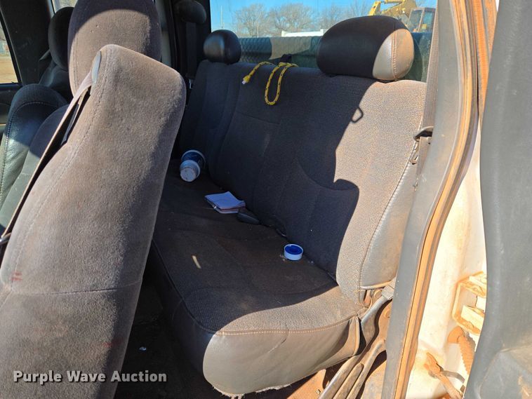 image for item ET5382 2005 Chevrolet Silverado 1500 Ext. Cab pickup truck