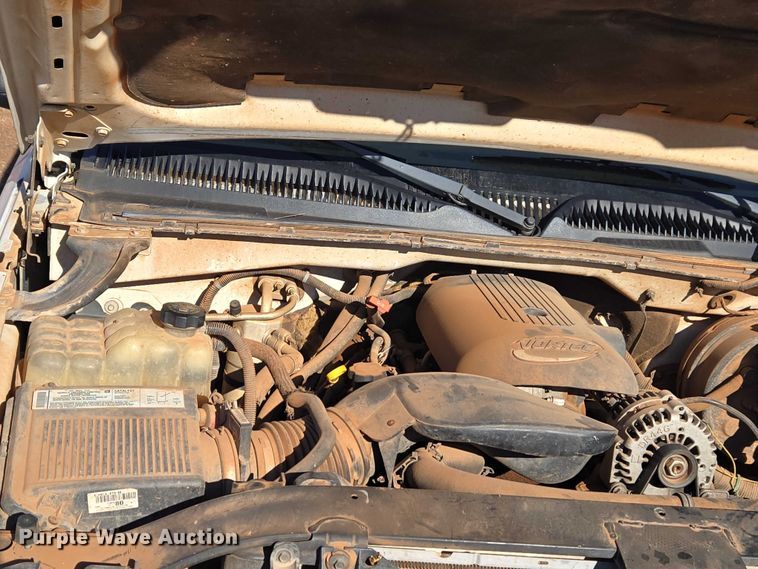 image for item ET5382 2005 Chevrolet Silverado 1500 Ext. Cab pickup truck