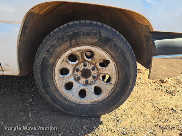 image for item ET5382 2005 Chevrolet Silverado 1500 Ext. Cab pickup truck