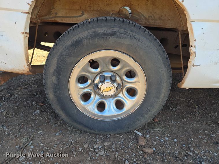 image for item ET5382 2005 Chevrolet Silverado 1500 Ext. Cab pickup truck