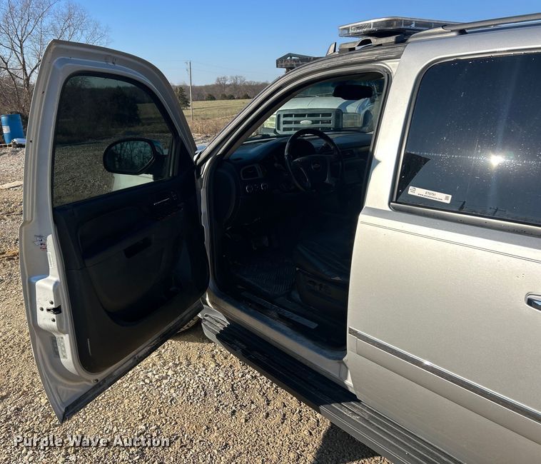 image for item ET6791 2010 Chevrolet Suburban LTZ SUV
