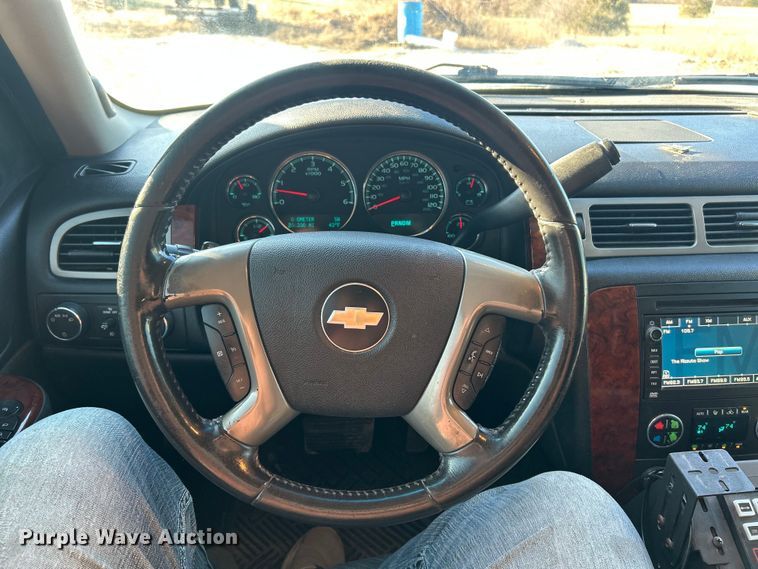 image for item ET6791 2010 Chevrolet Suburban LTZ SUV