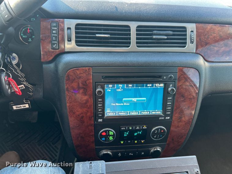 image for item ET6791 2010 Chevrolet Suburban LTZ SUV