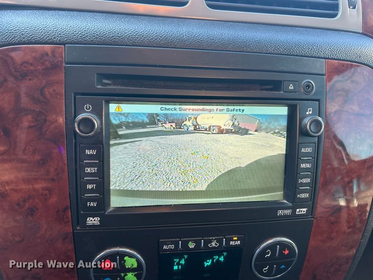 image for item ET6791 2010 Chevrolet Suburban LTZ SUV