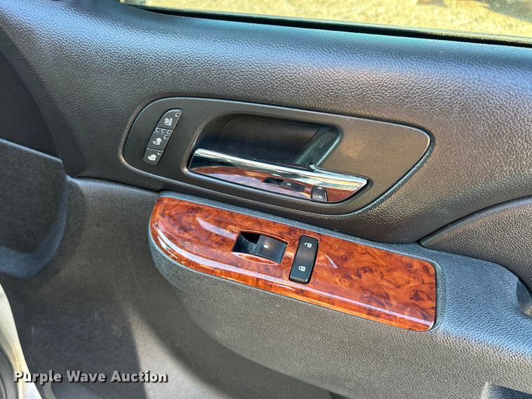 image for item ET6791 2010 Chevrolet Suburban LTZ SUV