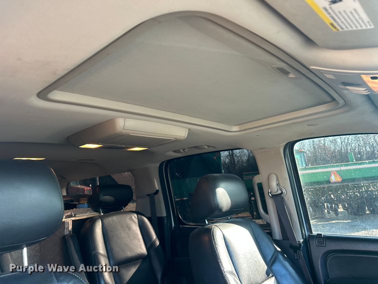 image for item ET6791 2010 Chevrolet Suburban LTZ SUV