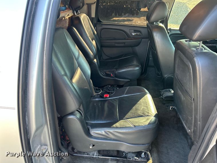 image for item ET6791 2010 Chevrolet Suburban LTZ SUV