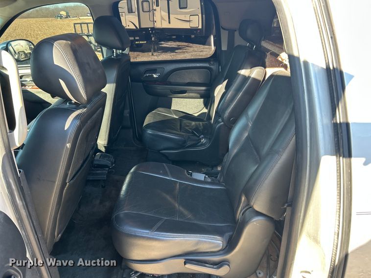 image for item ET6791 2010 Chevrolet Suburban LTZ SUV