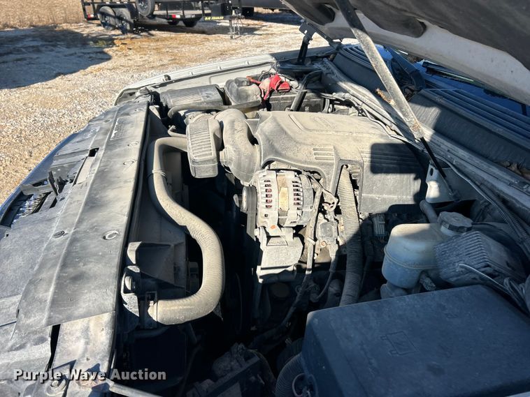 image for item ET6791 2010 Chevrolet Suburban LTZ SUV