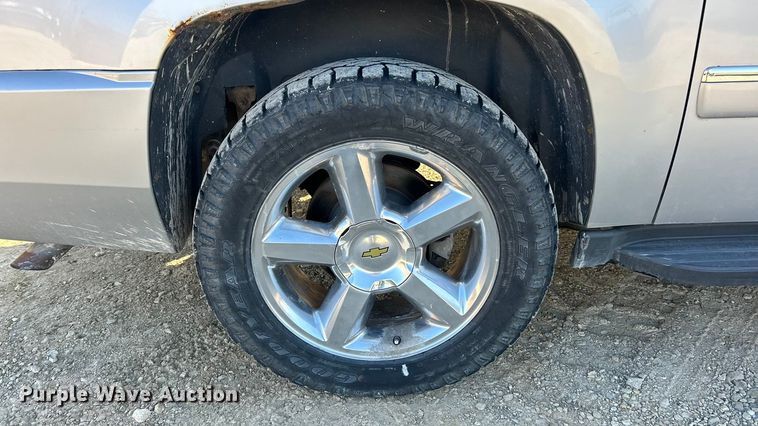 image for item ET6791 2010 Chevrolet Suburban LTZ SUV