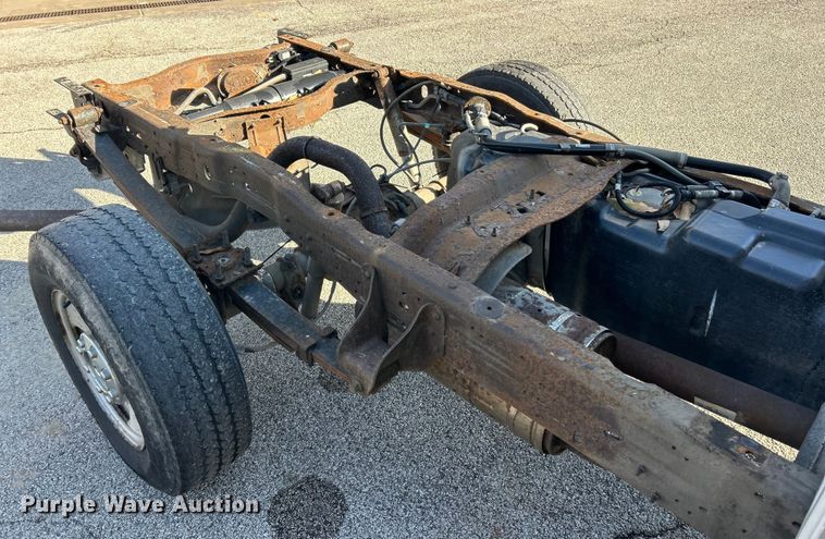 image for item ET6798 2006 Ford F250 XL Super Duty pickup truck cab and chassis