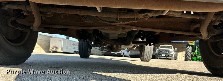 image for item ET6798 2006 Ford F250 XL Super Duty pickup truck cab and chassis