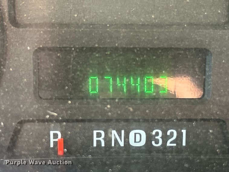 image for item ET6798 2006 Ford F250 XL Super Duty pickup truck cab and chassis