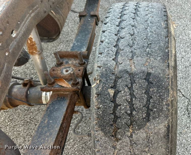 image for item ET6798 2006 Ford F250 XL Super Duty pickup truck cab and chassis