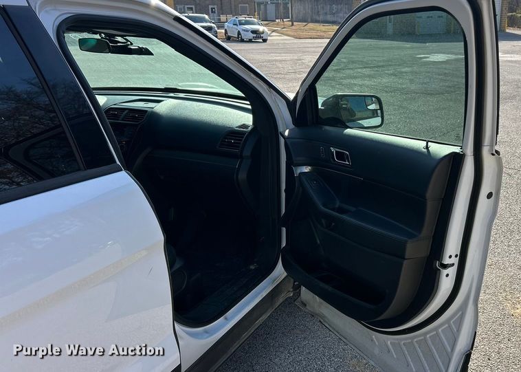 image for item ET6799 2016 Ford Explorer Police Interceptor SUV