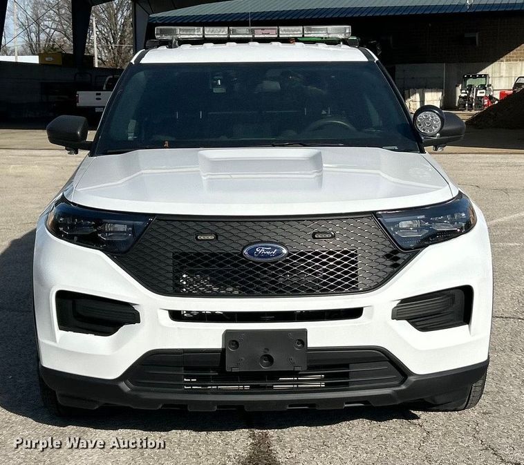 image for item ET6800 2020 Ford Explorer Police Interceptor SUV