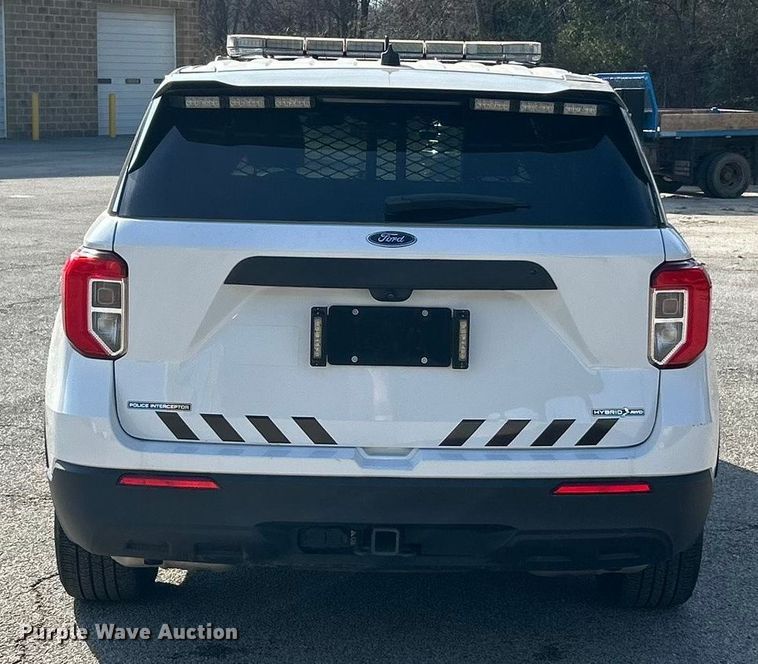 image for item ET6800 2020 Ford Explorer Police Interceptor SUV