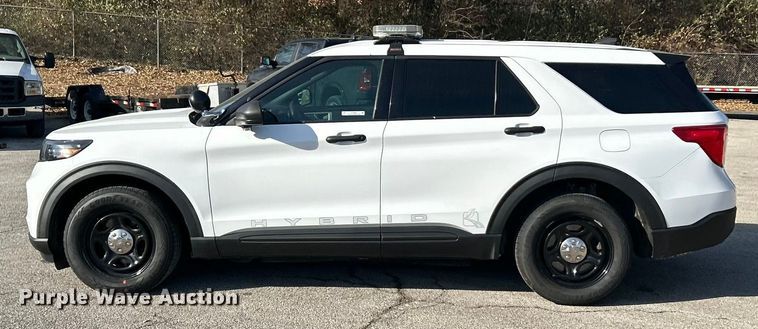 image for item ET6800 2020 Ford Explorer Police Interceptor SUV