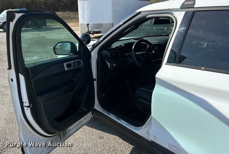 image for item ET6800 2020 Ford Explorer Police Interceptor SUV