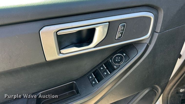 image for item ET6800 2020 Ford Explorer Police Interceptor SUV