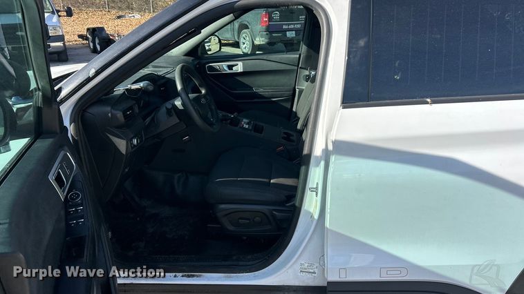 image for item ET6800 2020 Ford Explorer Police Interceptor SUV