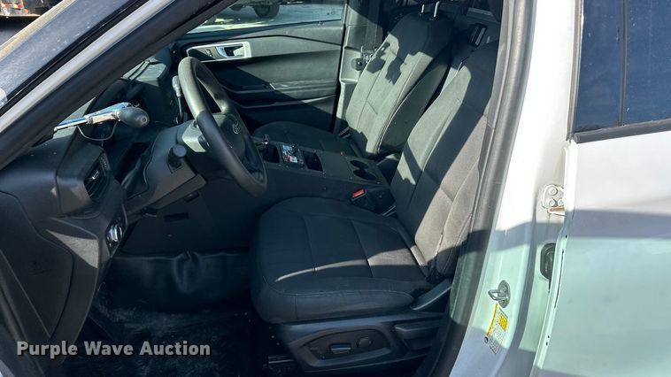 image for item ET6800 2020 Ford Explorer Police Interceptor SUV
