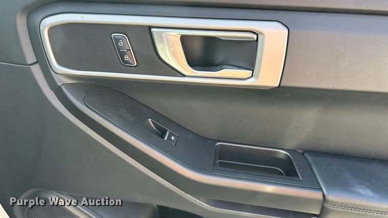 image for item ET6800 2020 Ford Explorer Police Interceptor SUV