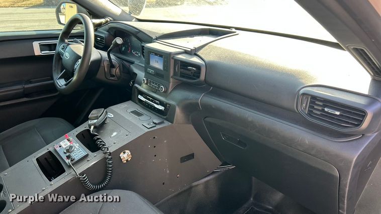 image for item ET6800 2020 Ford Explorer Police Interceptor SUV