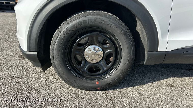 image for item ET6800 2020 Ford Explorer Police Interceptor SUV